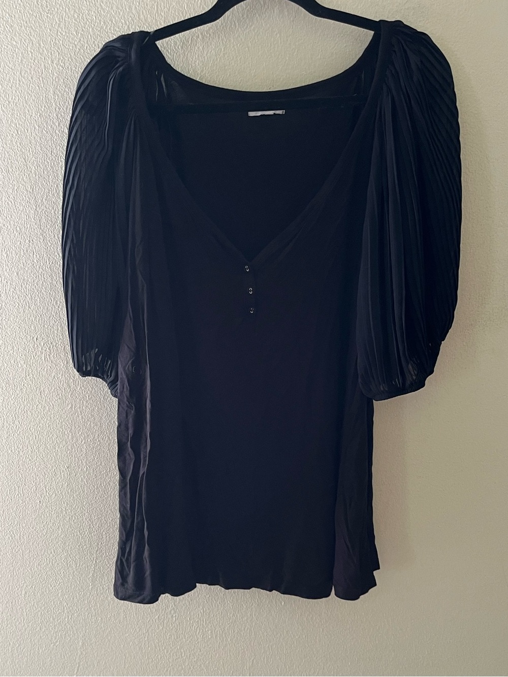 Maurices Black Puff-Sleeve V-Neck Short Sleeve Top